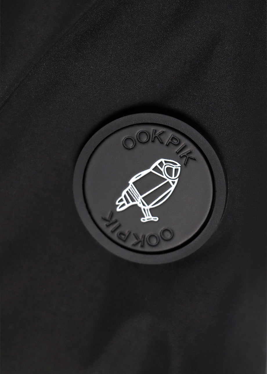 OOKPIK-RIVER-BLACK LOGO ON SLEEVE DETAIL