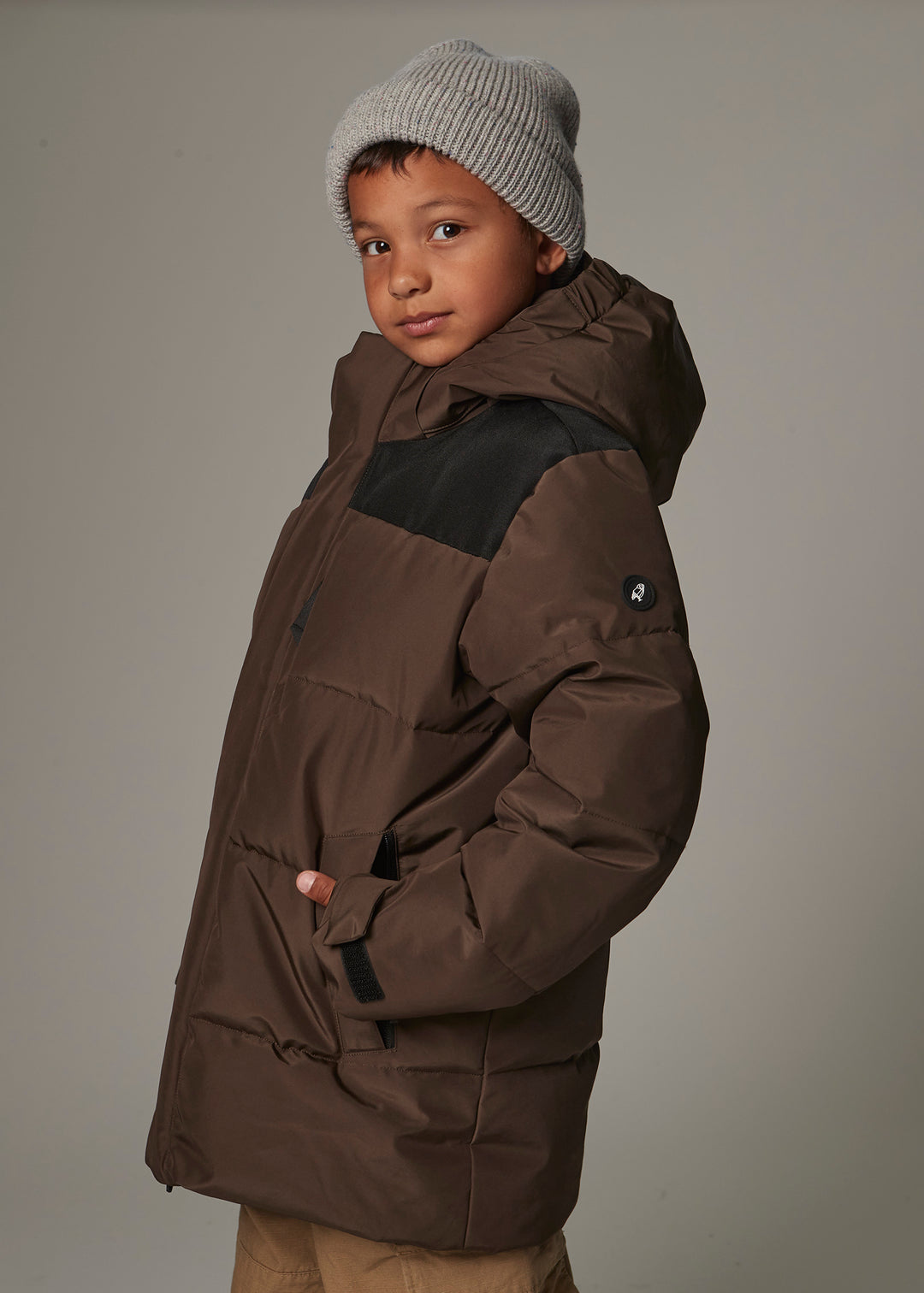 MODEL WITH AN OOKPIK-ROYAL-BCARBON